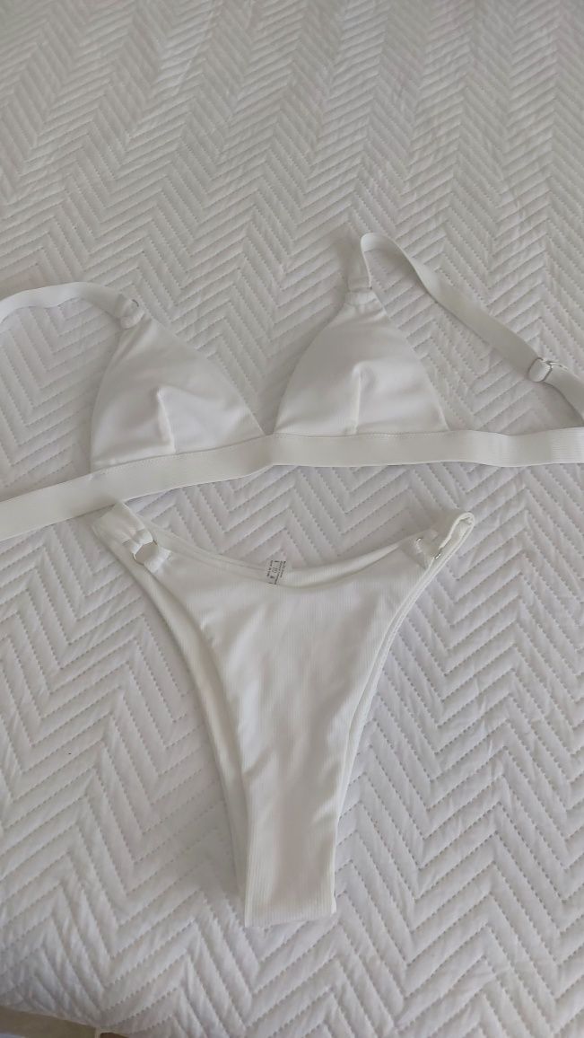 Bikini branco shein.  novo