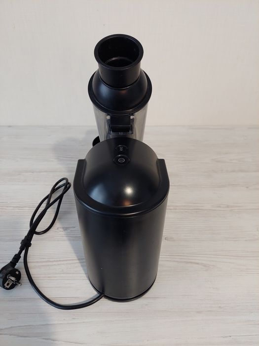 Продам соковитискач соковижималка PHILIPS HR1889/70