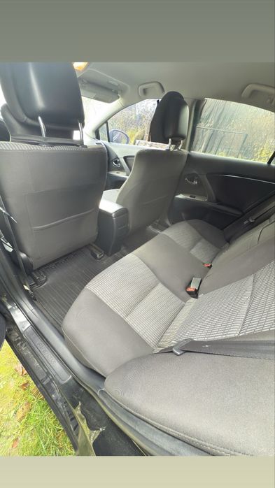 Продається машина Тойота Авенсіс 2010 рік