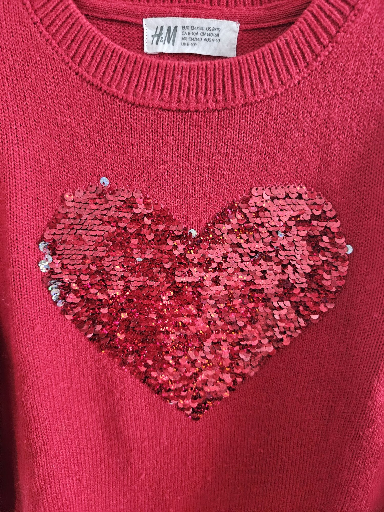Sweter dziewczęcy dzianinowy z motywem serca - H&M r. 134/140