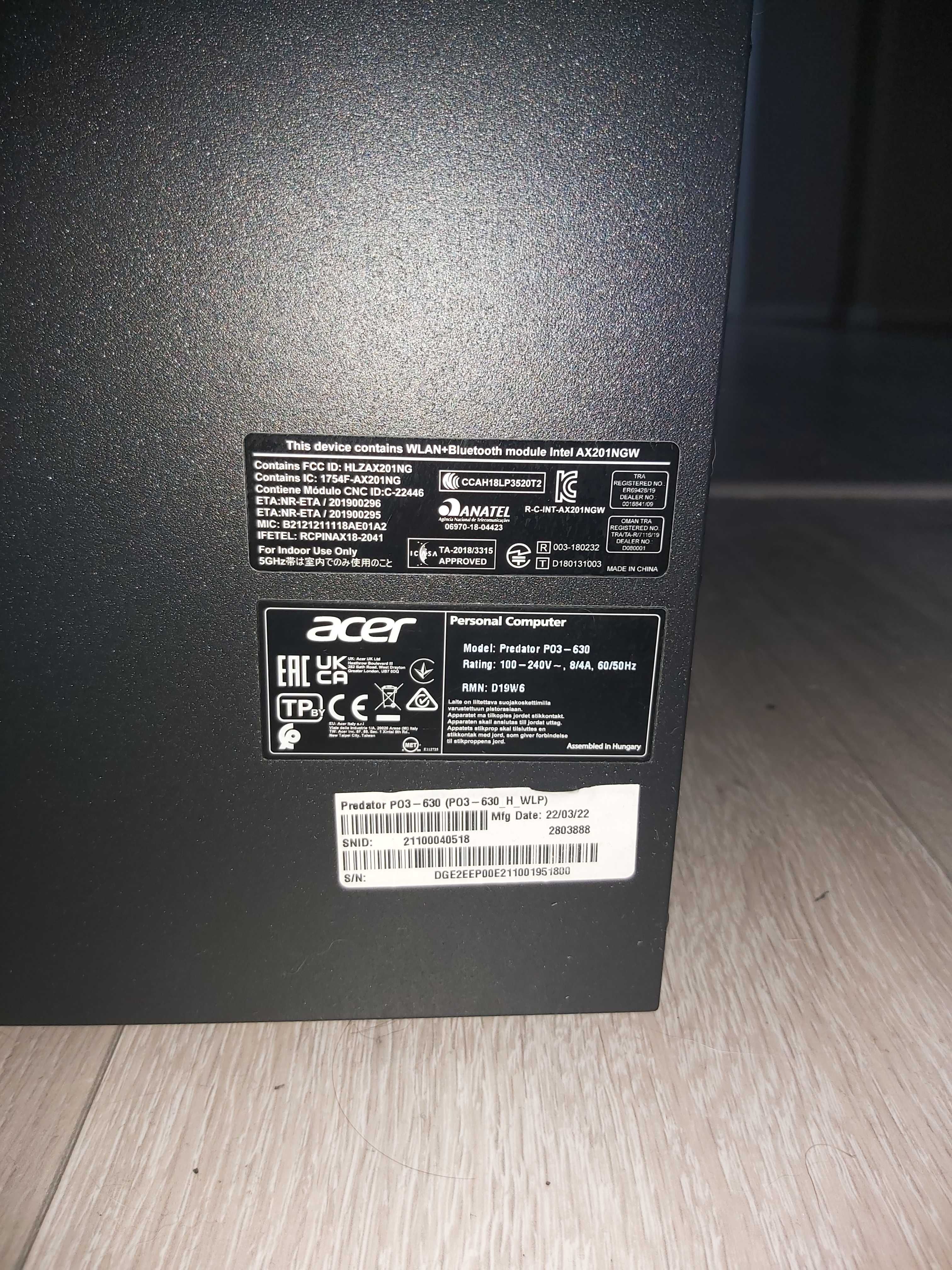 Komputer gamingowy Acer z monitorem