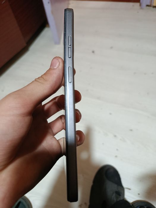 Продам телефон моторола срочно треба замінити екран телефону два тижні