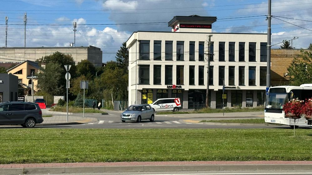 Фасадне приміщення на магістральній вулиці