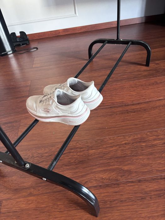 Wieszak na ubrania Stojak