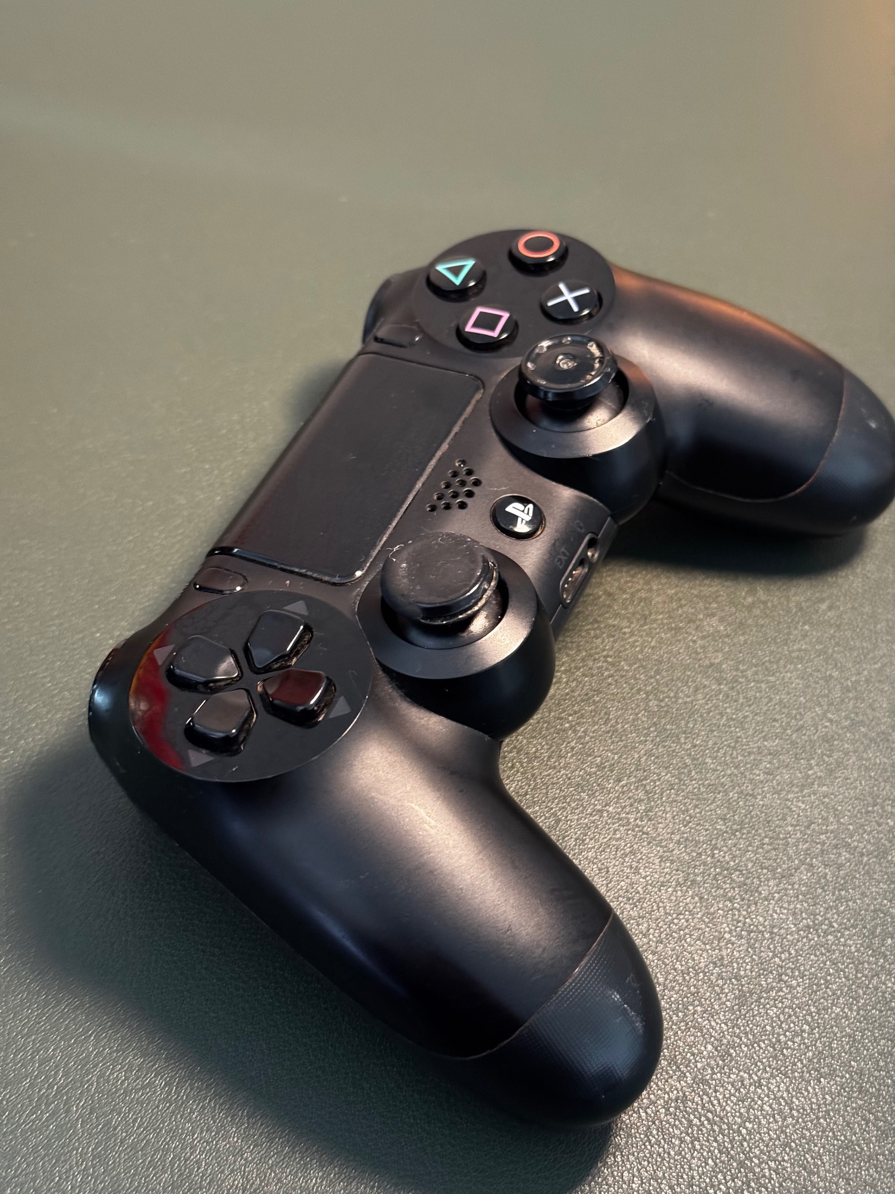 Comando PS4 Original – Preto – Usado