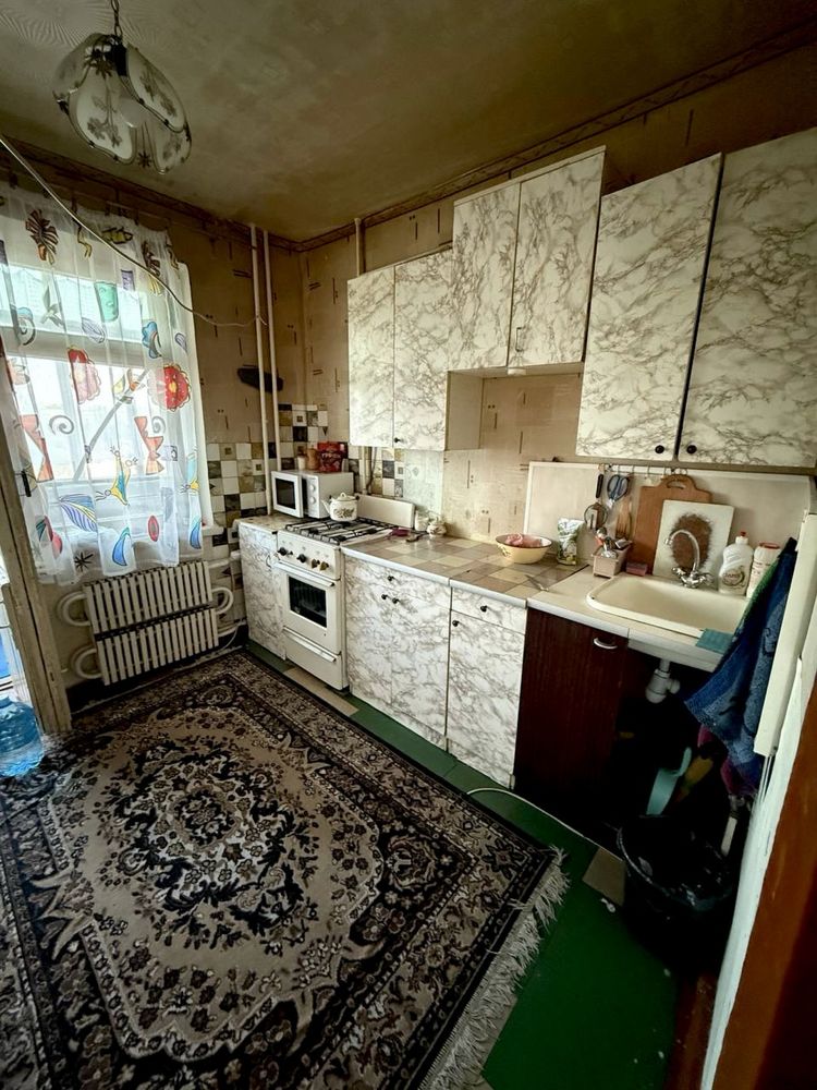 Продам 1-комнатную КРУПНОГАБАРИТНУЮ квартиру с техникой+ мебелью!