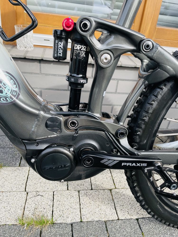 Rower elektryczny GIANT REGIN E 2 PRO * L 27.5 + dodatki * FULL MTB