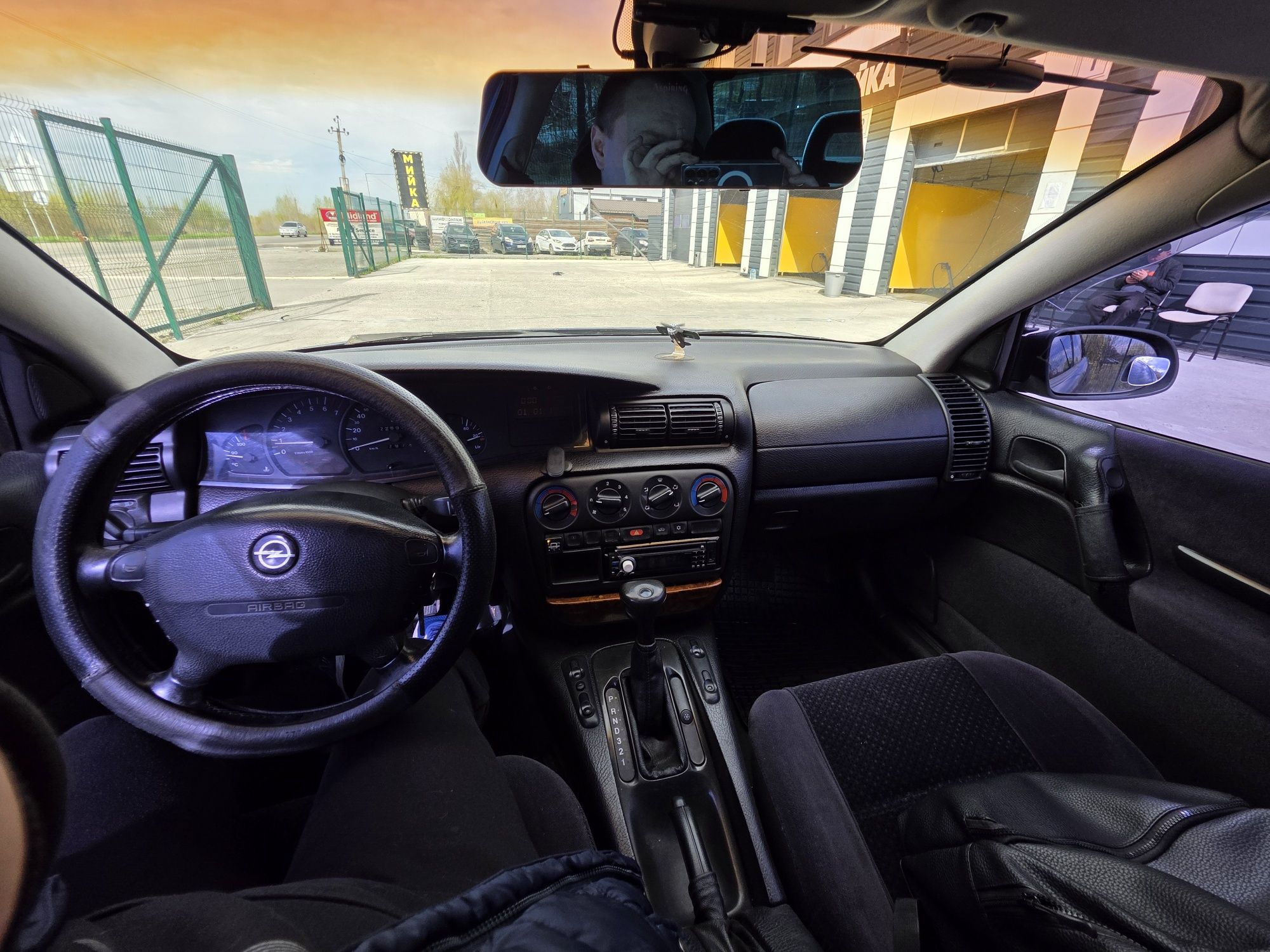 Opel Omega B 2.0 AT газ/бензин