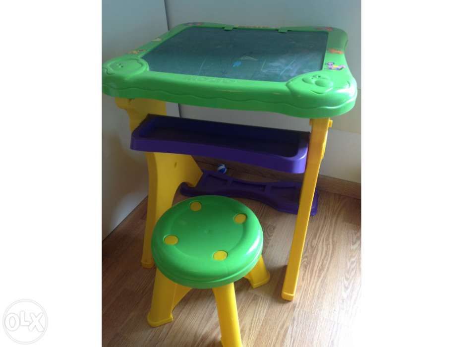 mesa / secretária de criança