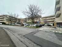 Loja Azurem Junto À Universidade