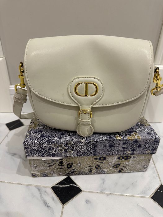 Сумка біла Dior з довгим ремінцем