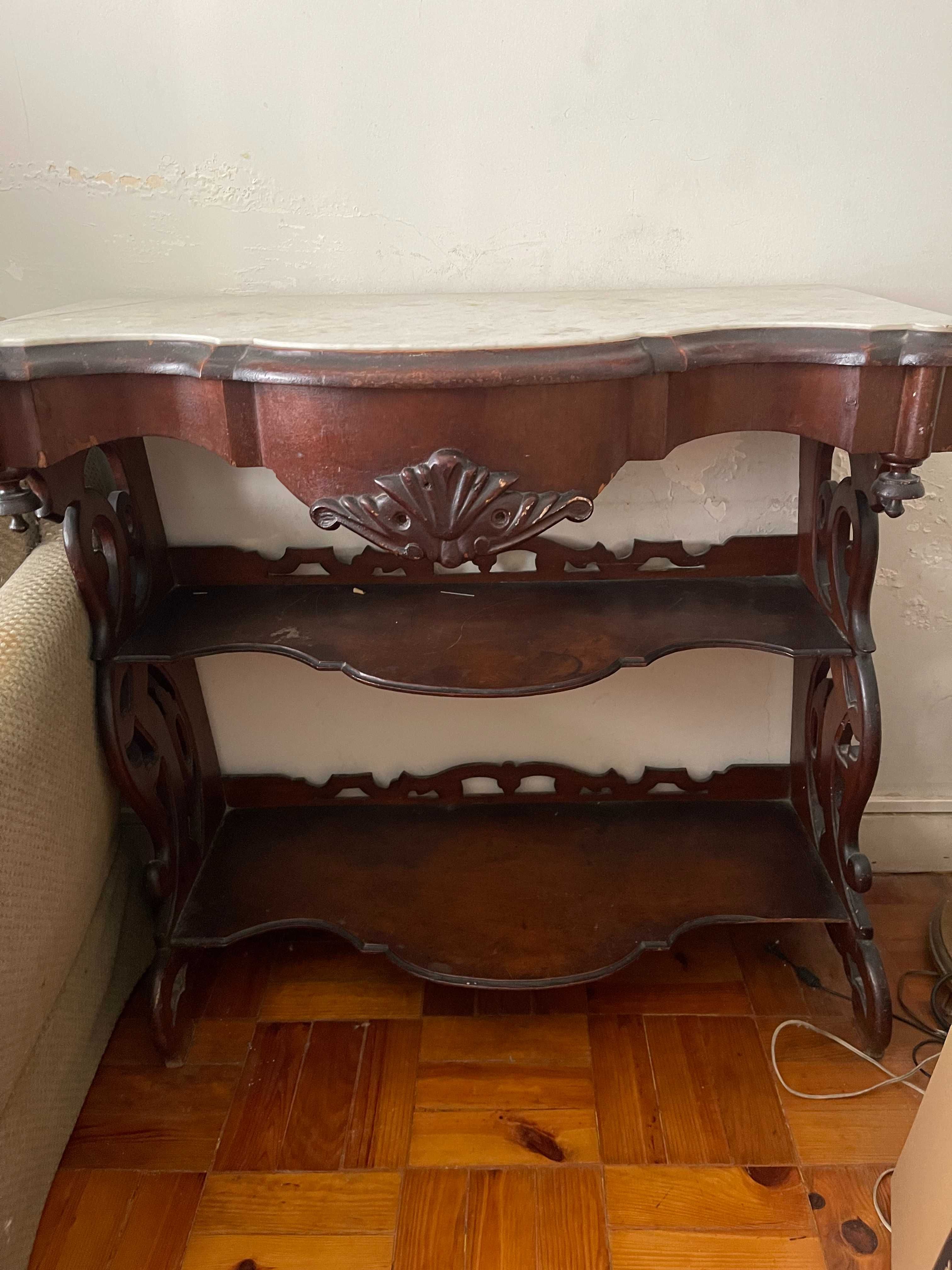 Consola com tampo em mármore