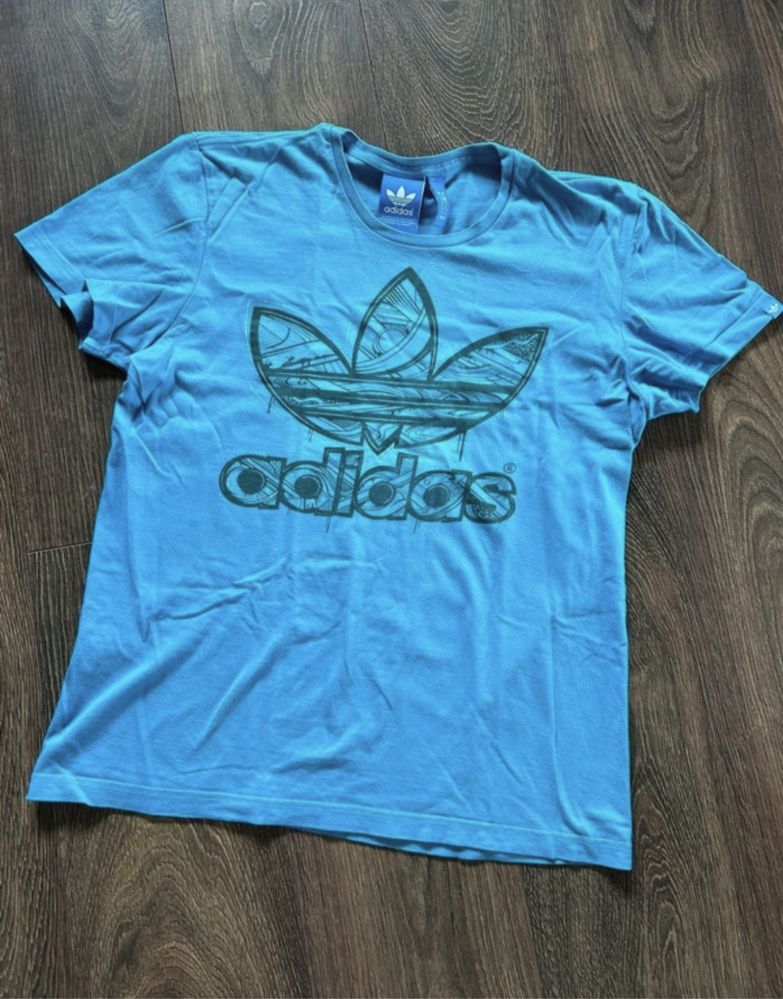 Niebieski T-shirt Adidas r. M