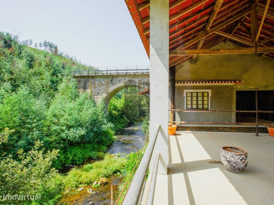 Quinta com vista para o rio Arda em Castelo de Paiva