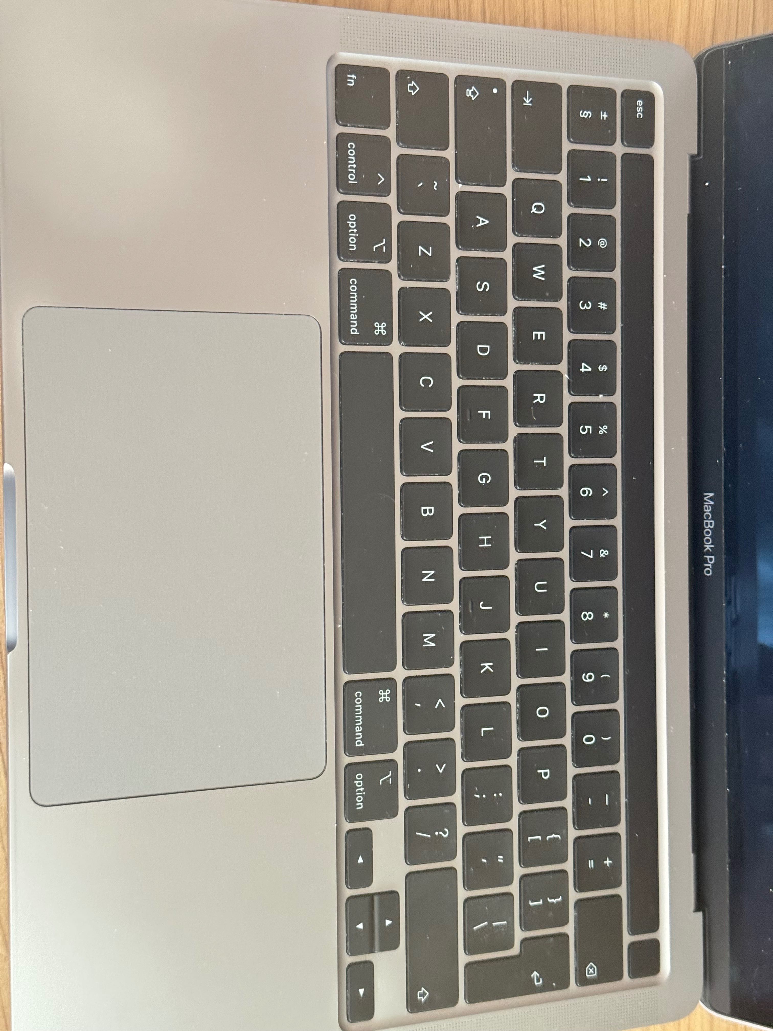 MacBook PRO 13" 2020 (A2289), 16GB 256 GB, FV 23% + przejściówka HDMI