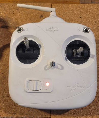 Kontroler do drona DJI Phantom Model No. PVT581