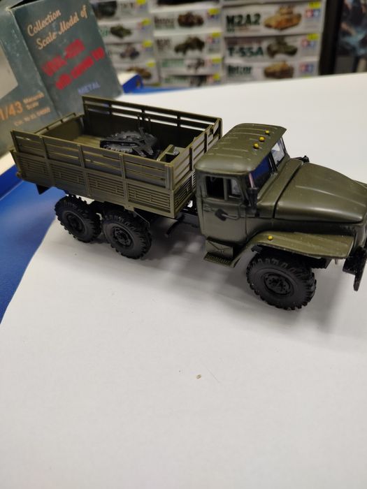 Урал модель СССР 1:43 две единици