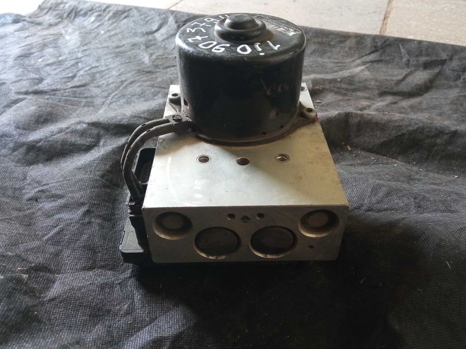 Блок ABS модуль Skoda Octavia Volkswagen Golf 1J0614217C 1J0907379H