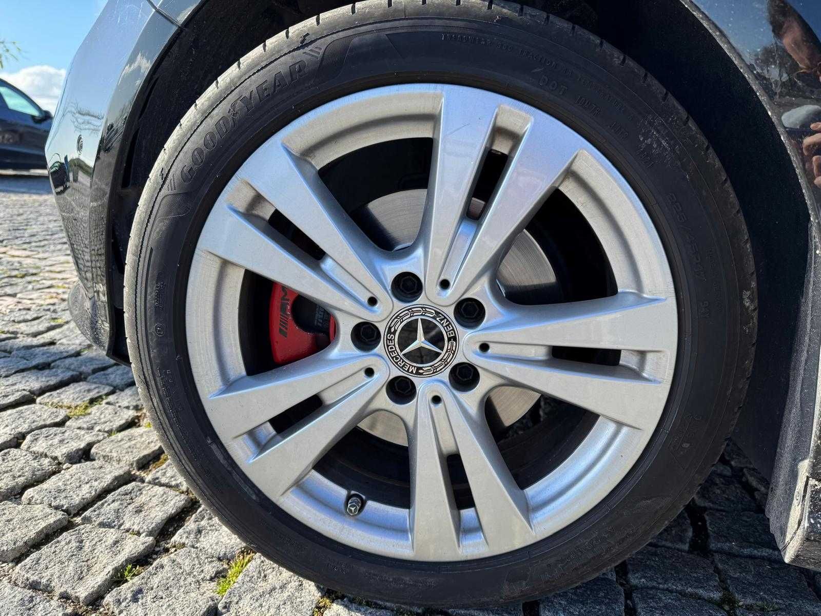 Mercedes-Benz A 180 URBAN - Poucos KM - IMACULADO
