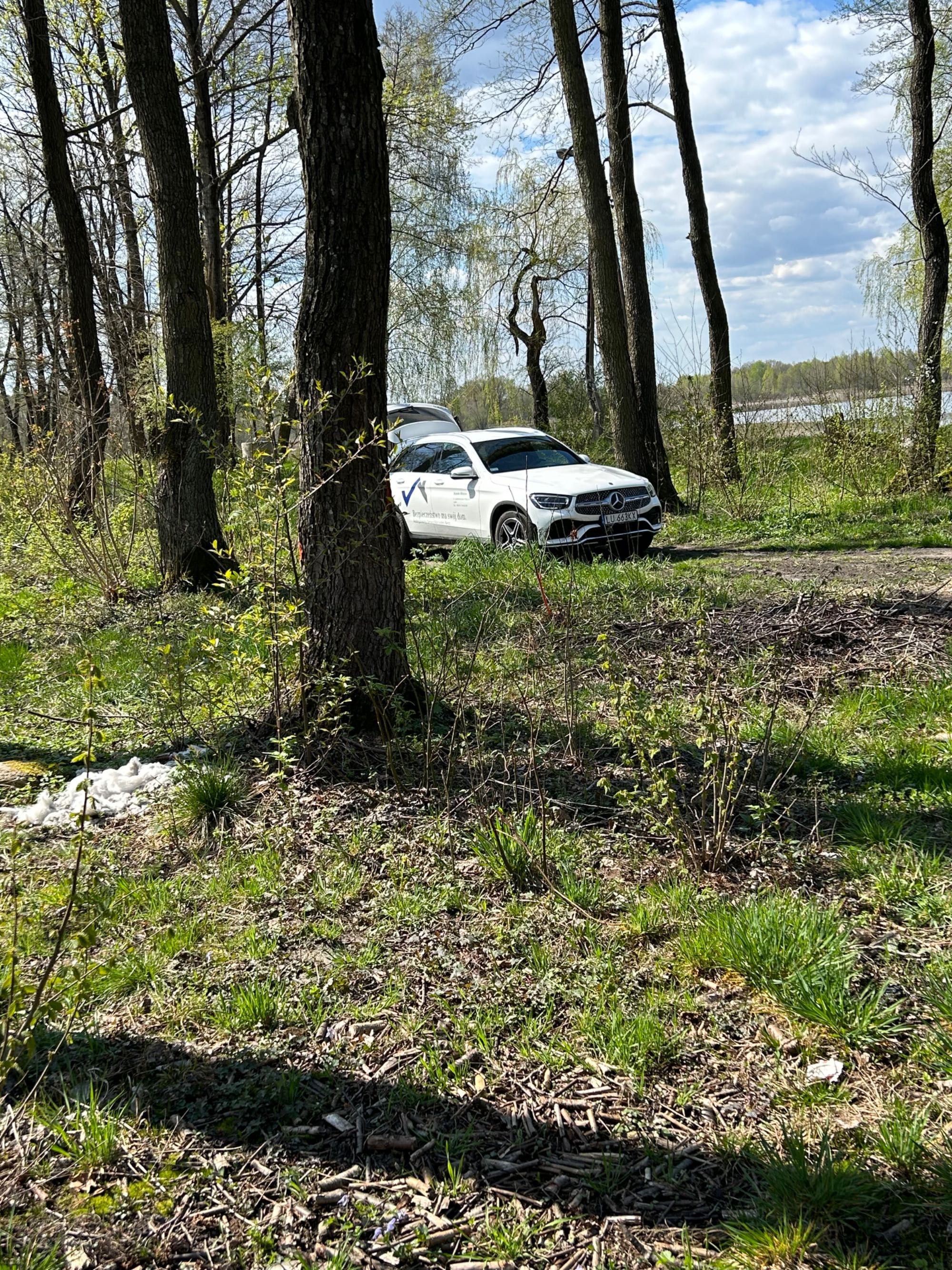 działki nie zabudowane , 70m od Jeziora Bialego .