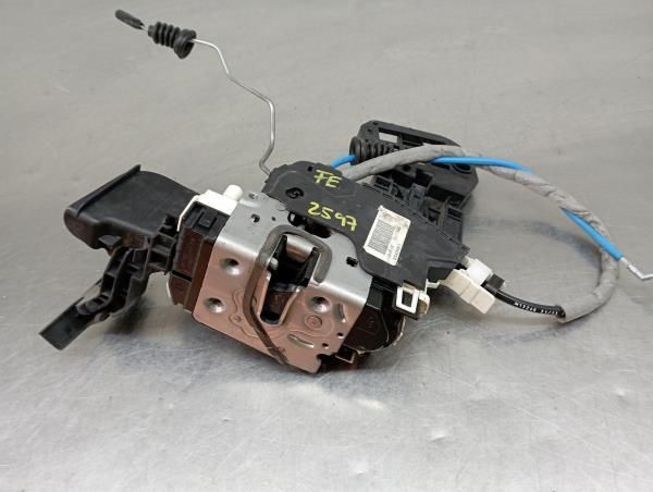 Fechadura / fecho porta frente esquerdo MERCEDES-BENZ Classe A (W176)