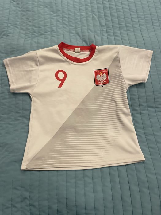 Koszulka pilkarska dziecieca .