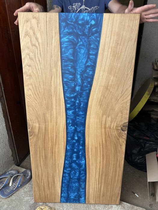 Стіл з дуба та епоксидної смоли