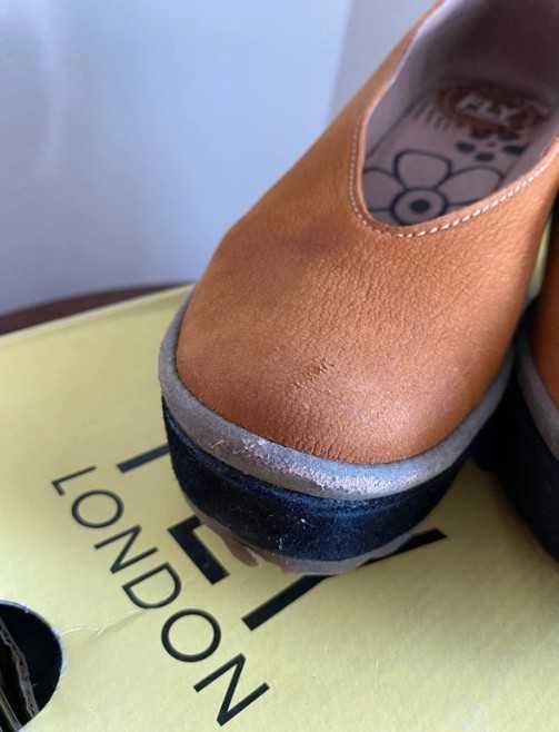 Sapato Fly London 35