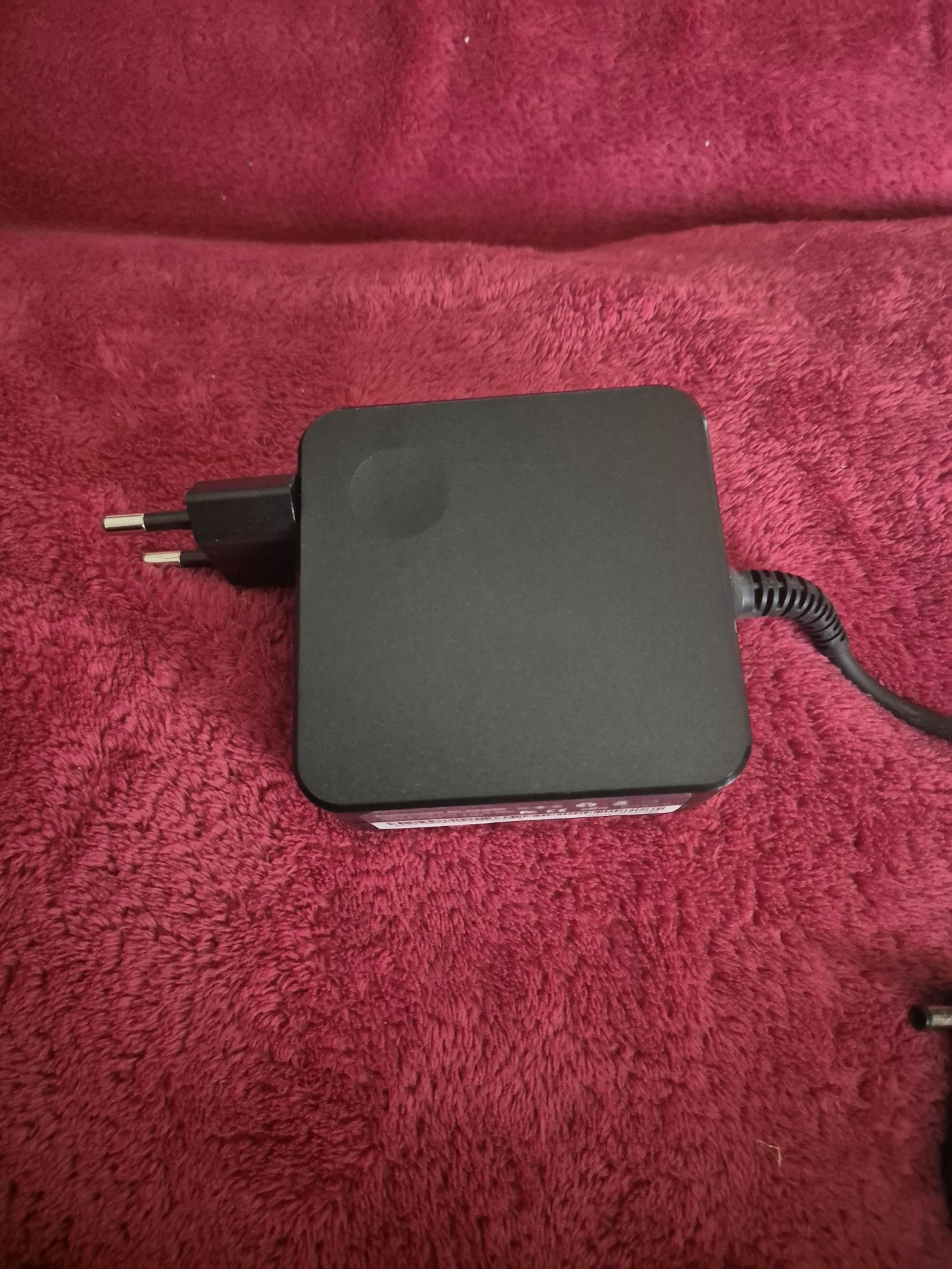 Ładowarka do laptopa 20volt 3.25a