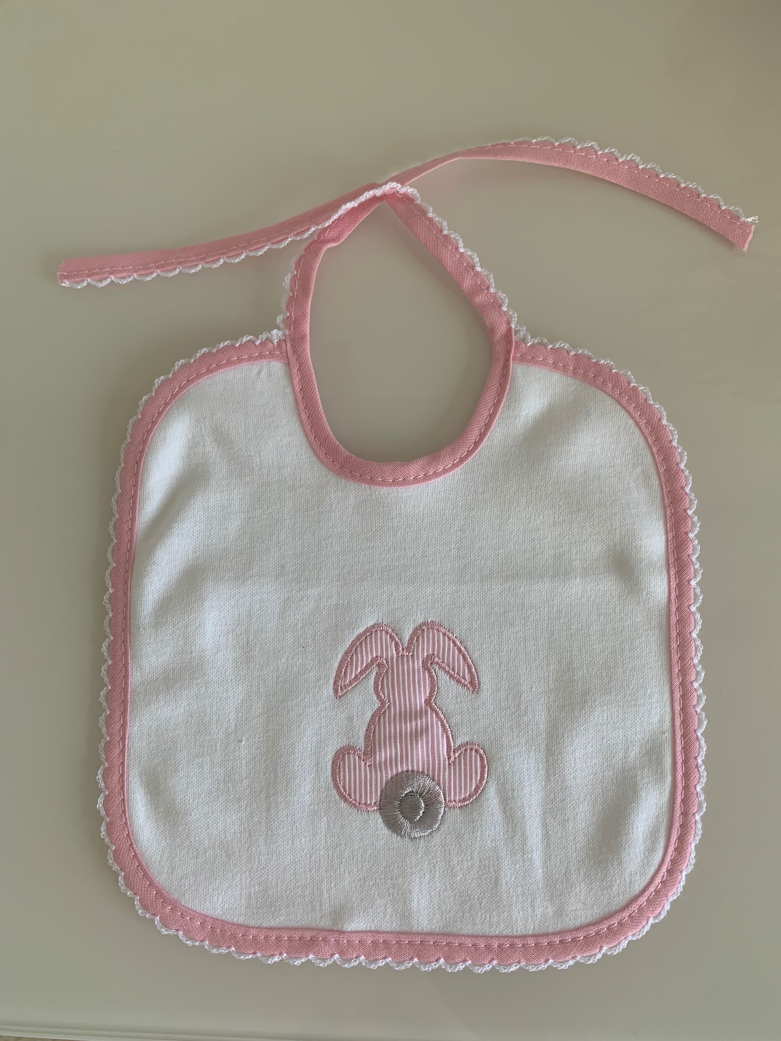 Babete de bebé menina branco e rosa com coelhinho