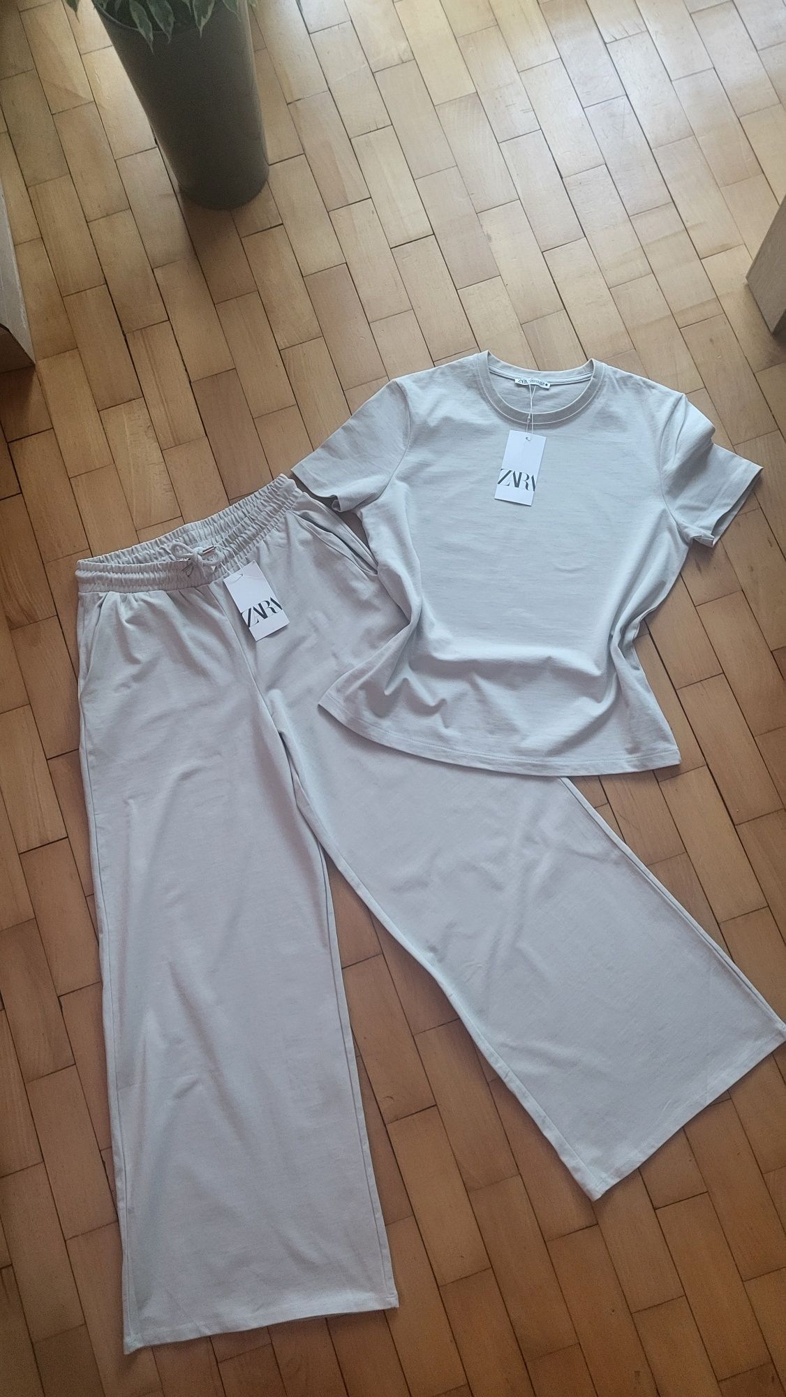 Dres Zara bawełniany.