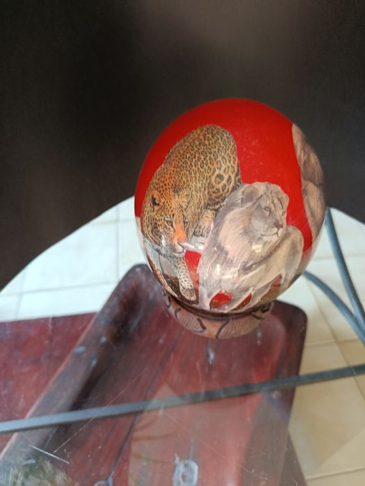 Ovo de avestruz com os "big five" peça única vinda de África