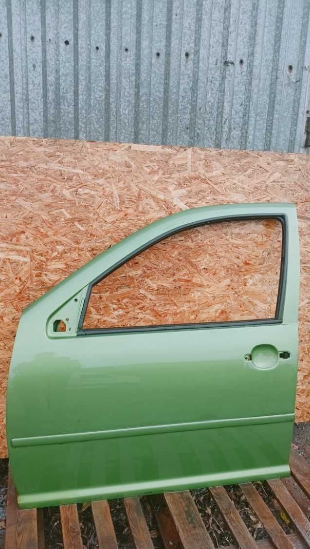VW Golf IV,Bora drzwi przednie lewe seledynowe