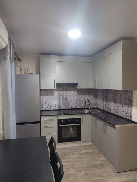 Продам 1 квартиру - студіо в центрі міста Сміла. Сертифікат - так.