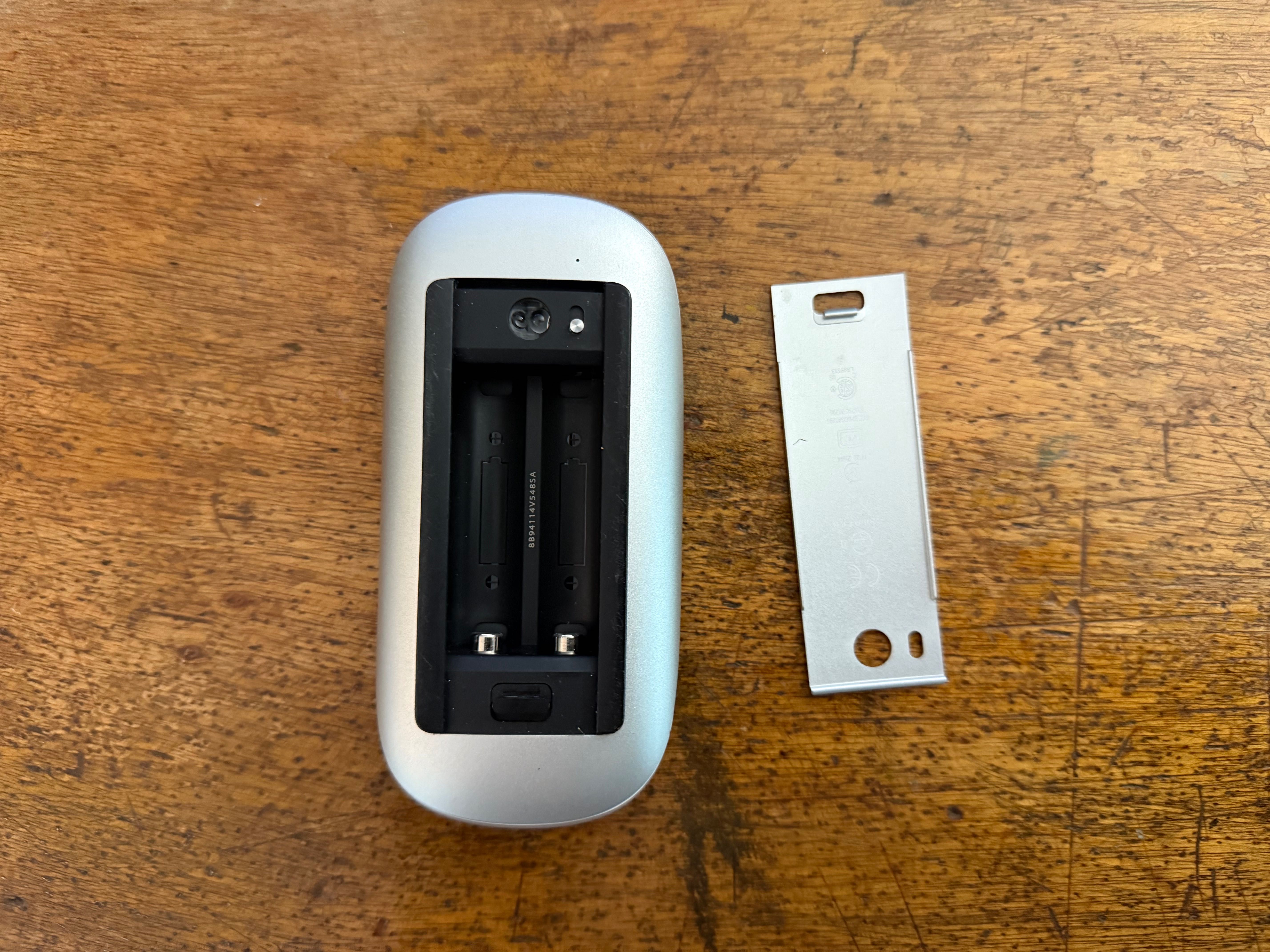 Apple Magic Mouse bluetooth A1296 (pilhas AA)
