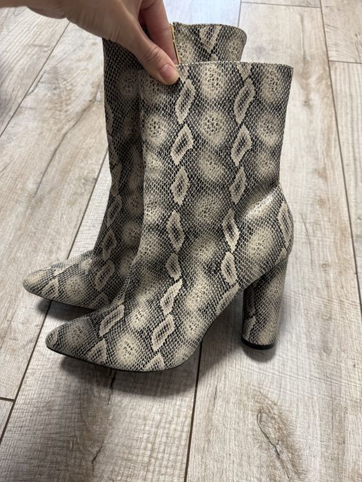 Ботильйони зміїний принт на високих підборах