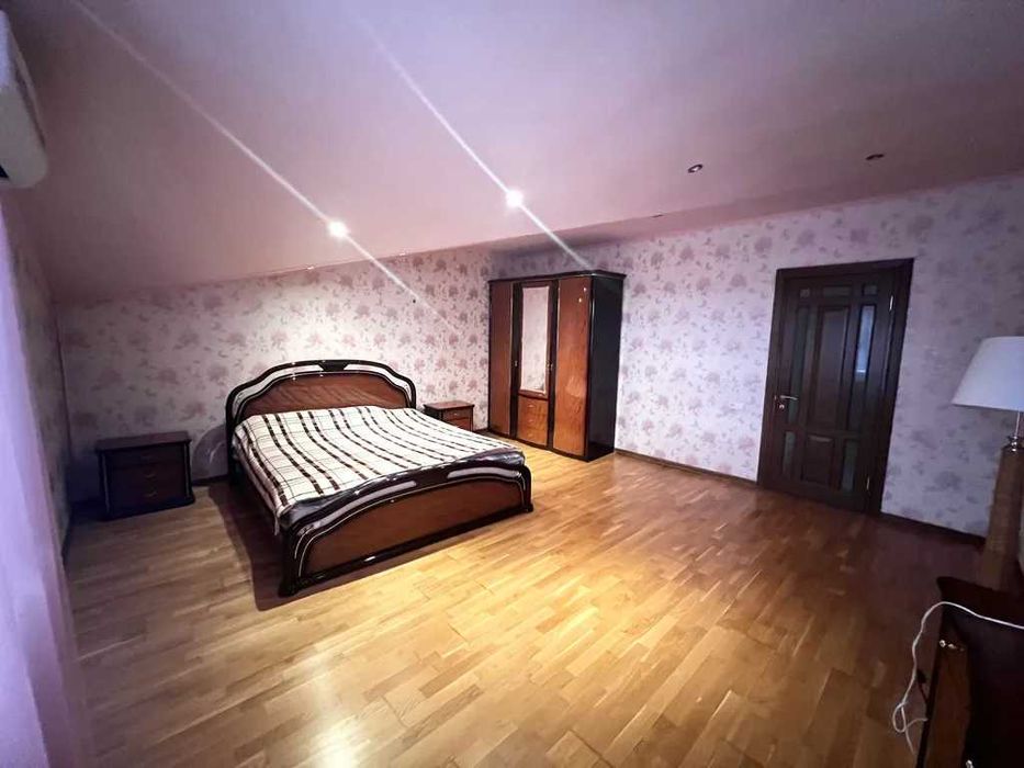 Продам 2 этажный дом в Березановке на левом берегу