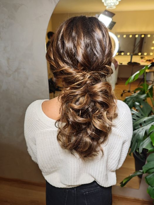 Mobilne usługi fryzjerskie. Pakiety ślubne