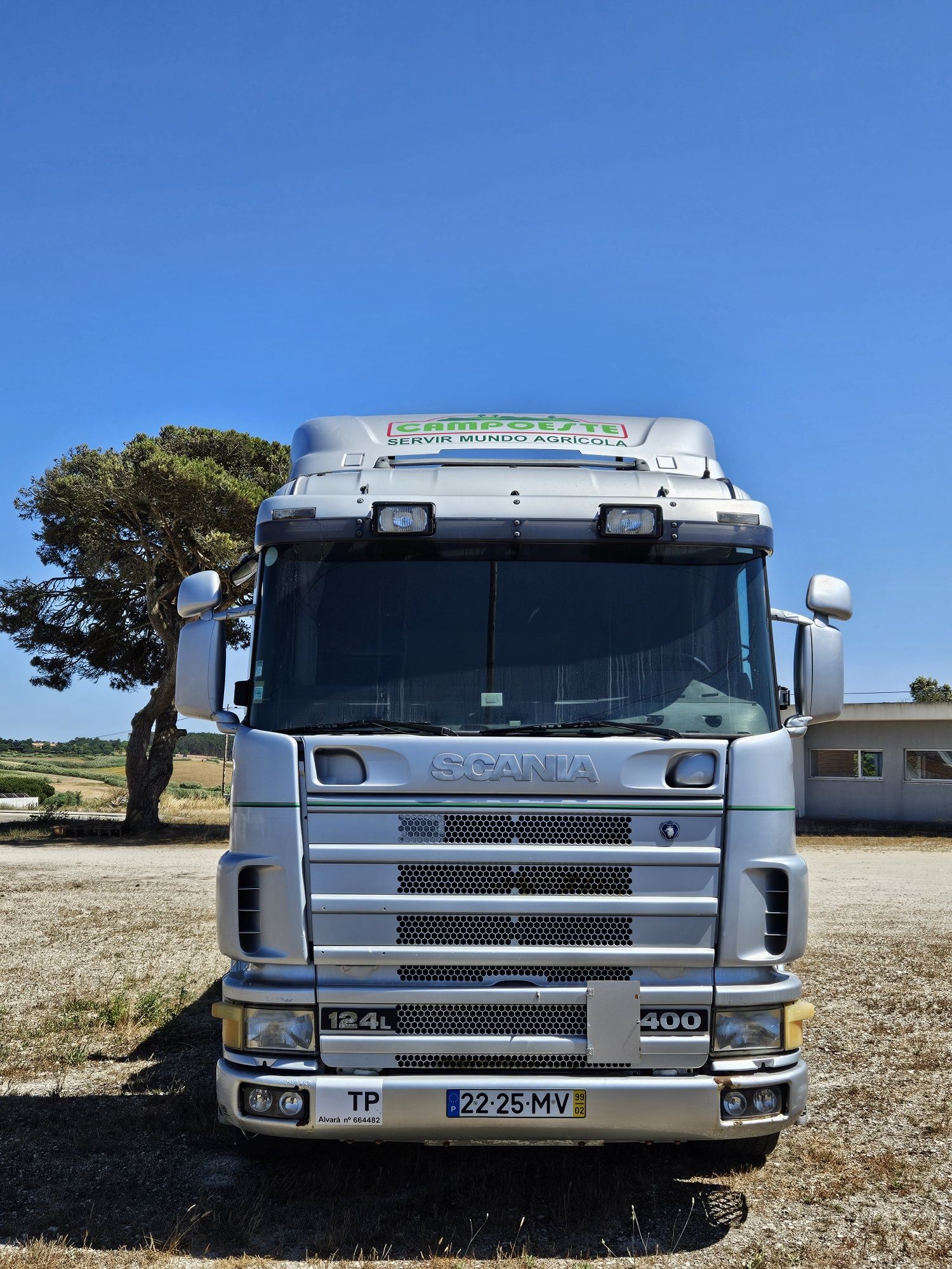 Scania com grua nacional caixa de carga com 7,30 mf