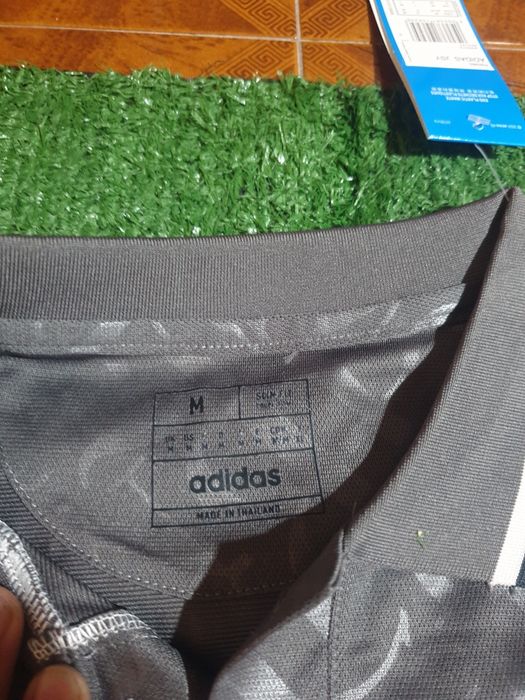 Camisola de Álvaro Carreras inspirada na do real madrid