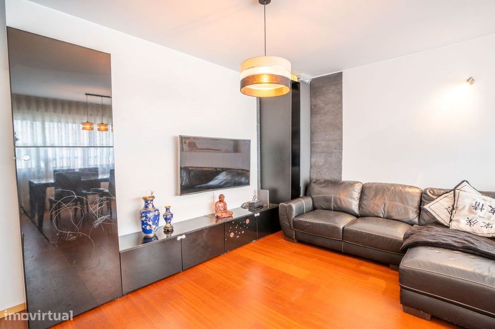 T2 c/ Lugar de Garagem e Arrumos na Madalena, Vila Nova de Gaia