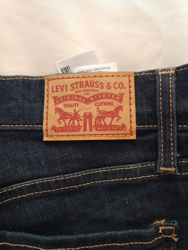 Spodnie Levis 27/32 nowe