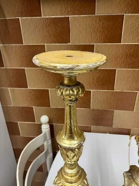 Tocheiros em madeira e talha dourada