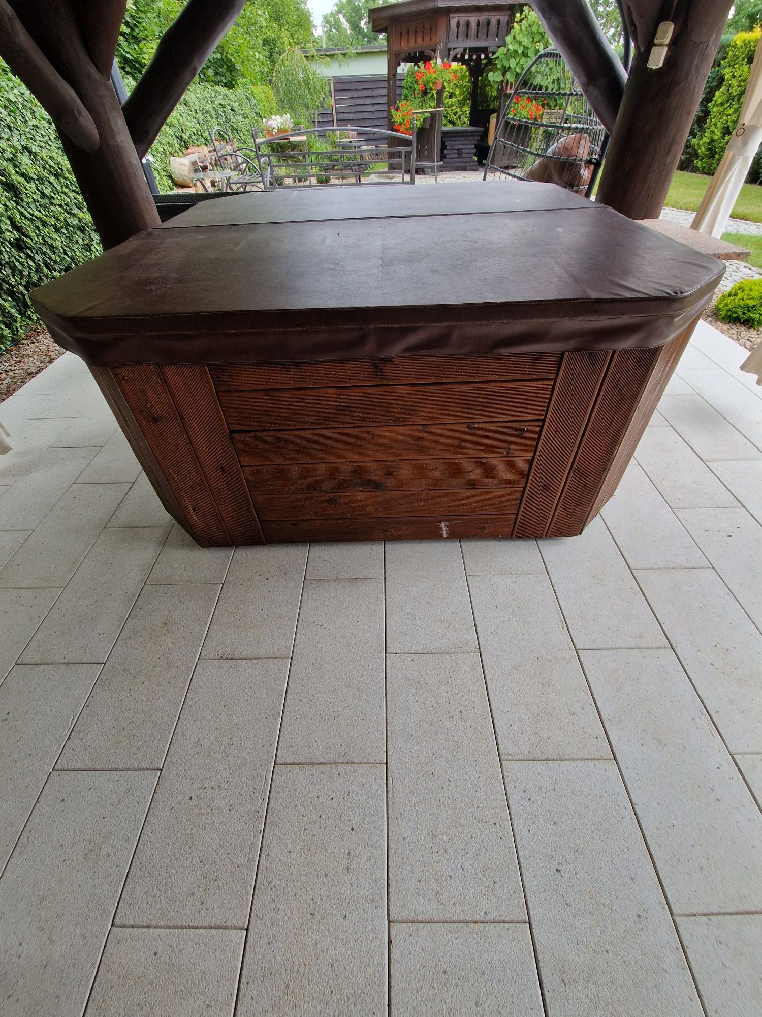 Jacuzzi ogrodowe dla 5 osob 2m X 2m