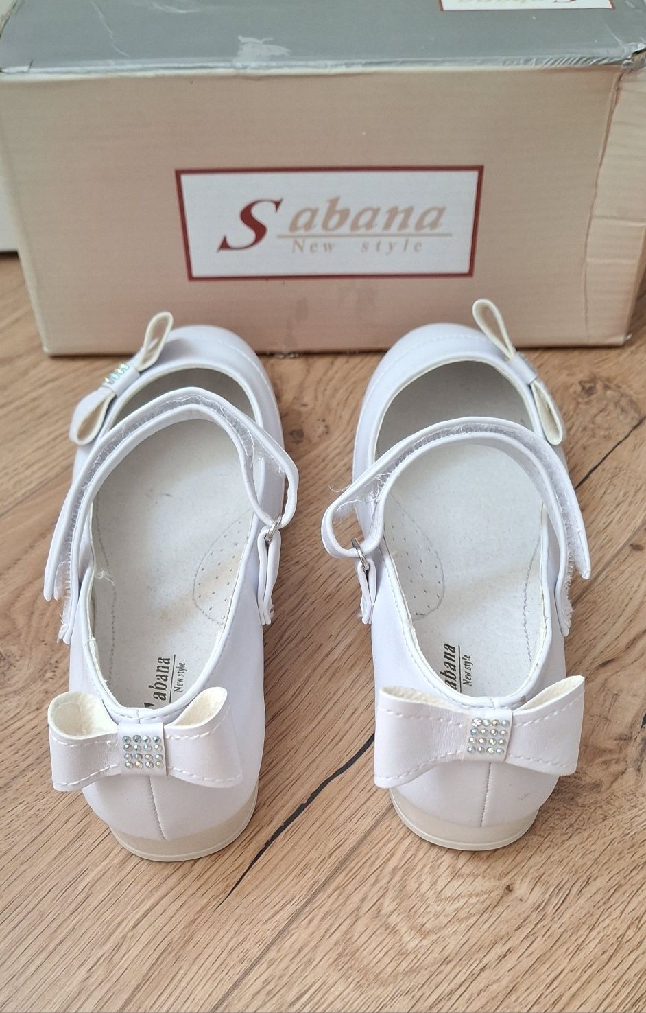 *Sabana* wygodne buty komunijne białe balerinki z kokardką R35 j. NOWE