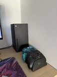 Xbox series X 1tb 2 pady + stacja ladujaca