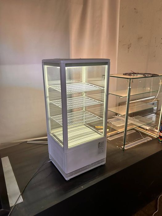 Кондитерська вітрина EWT-78 L
420/400/960

Київ
Віктора Некрасова 1

1