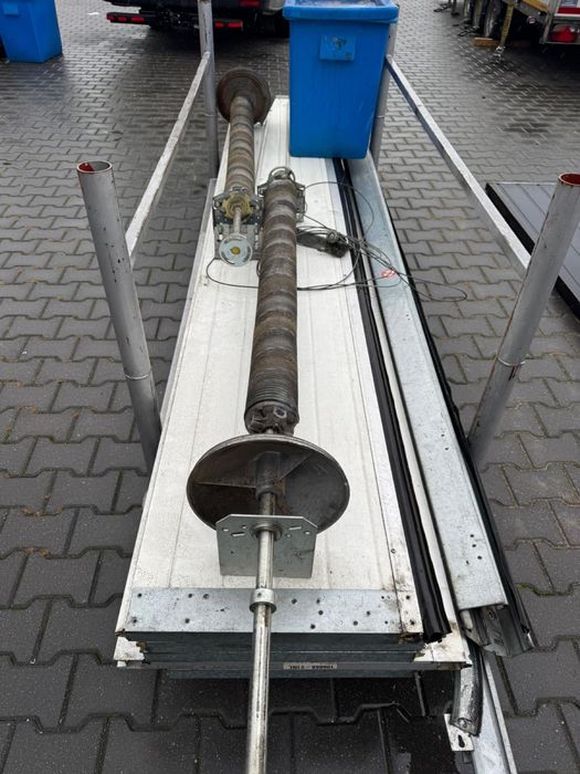 Brama 3.34x3.20 segmentowa elektryczna 2 sztuki skos do gory pod dach