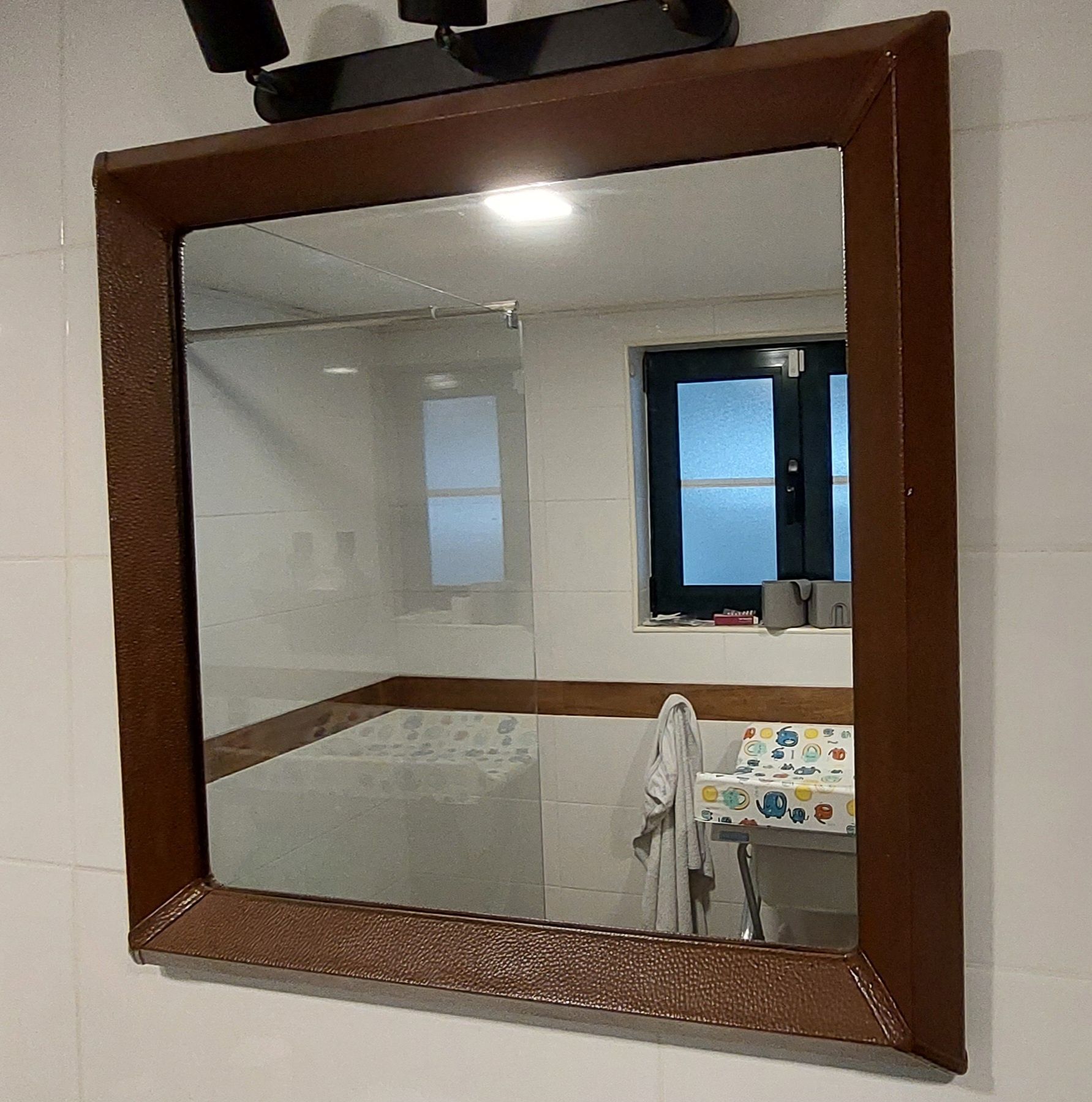 Espelho de casa de banho WC ou quarto em castanho com 60cm