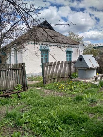 Хата в селі Довгалівське